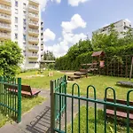 Wyjatkowy Apartament Z 3 Sypialniami I Balkonem By Noclegi Renters
