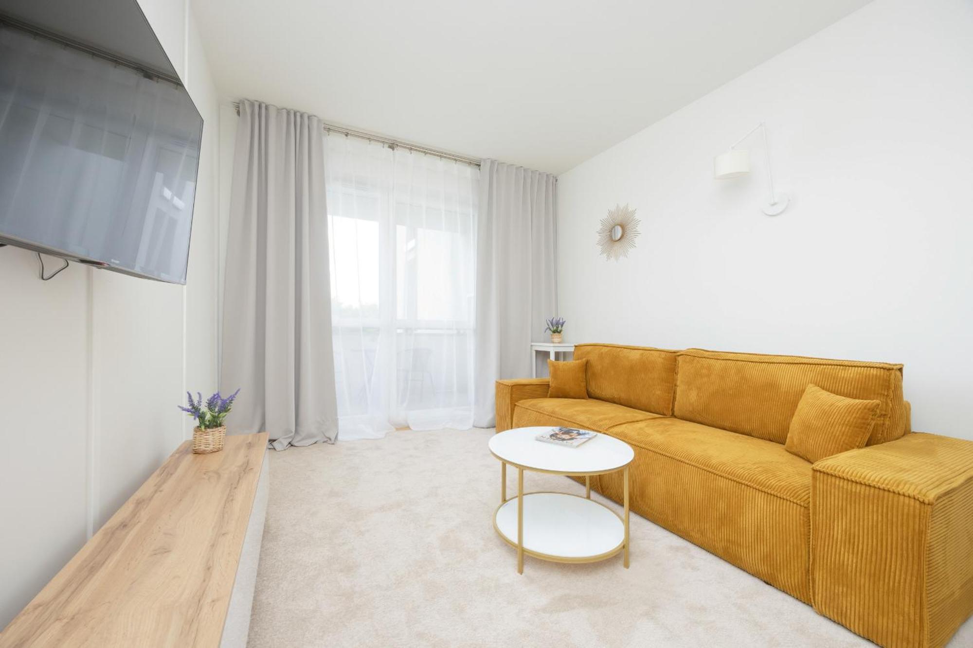 Apartament Wyjatkowy Z 3 Sypialniami I Balkonem By Renters *